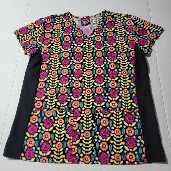 Divine by JDM Uniforms Tops - 💚 Divine‎ Scrubs JDM Uniform Womens Short Sleeve Medical Scrub Top Size Small